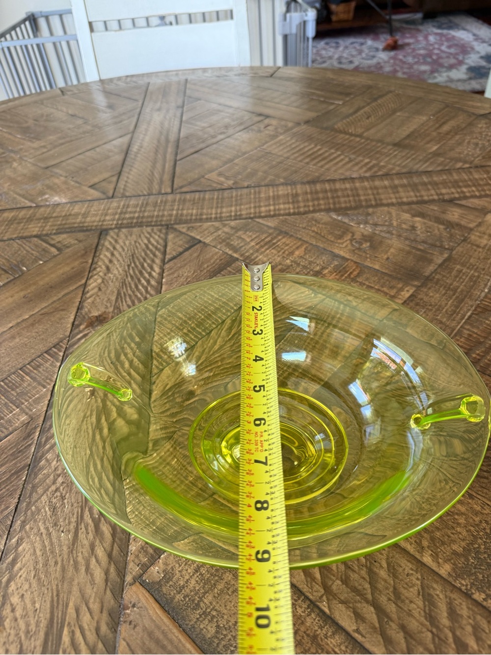 Vintage Imperial Glass
Company vaseline (uranium)
glass bowl - Picture 5 of 11